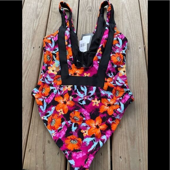 SUNPROOF By Weatherproof Floral Open Back One Piece - Picture 2 of 4
